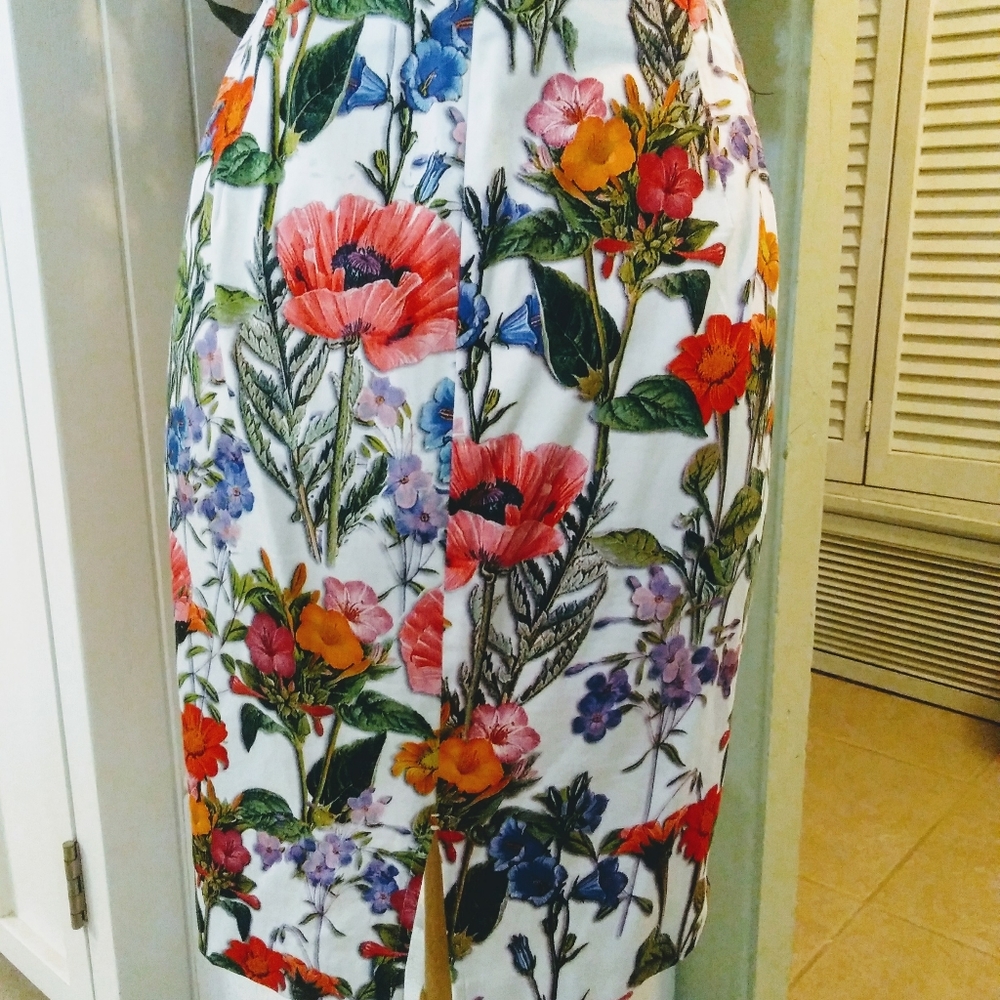 Kelly Diane size 6 floral skirt.